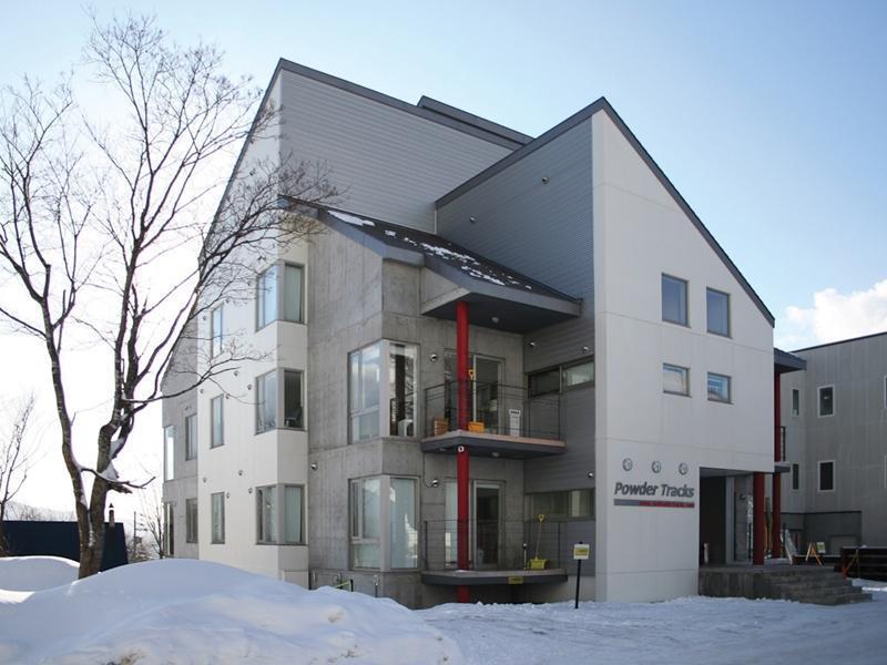 Powder Tracks Aparthotel Niseko Exterior photo