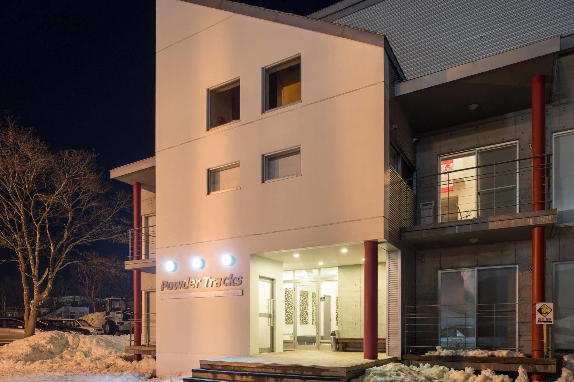Powder Tracks Aparthotel Niseko Exterior photo