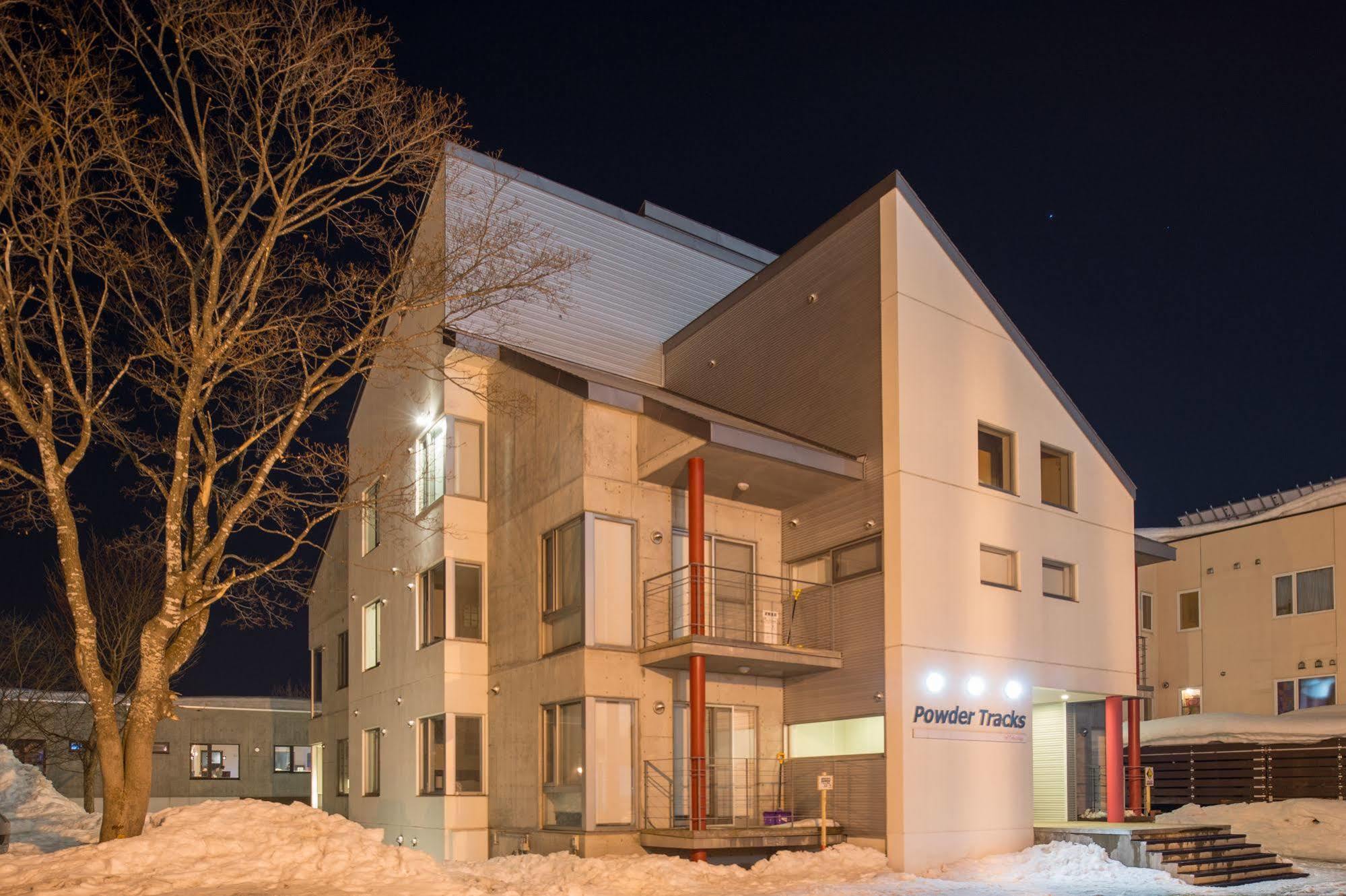 Powder Tracks Aparthotel Niseko Exterior photo