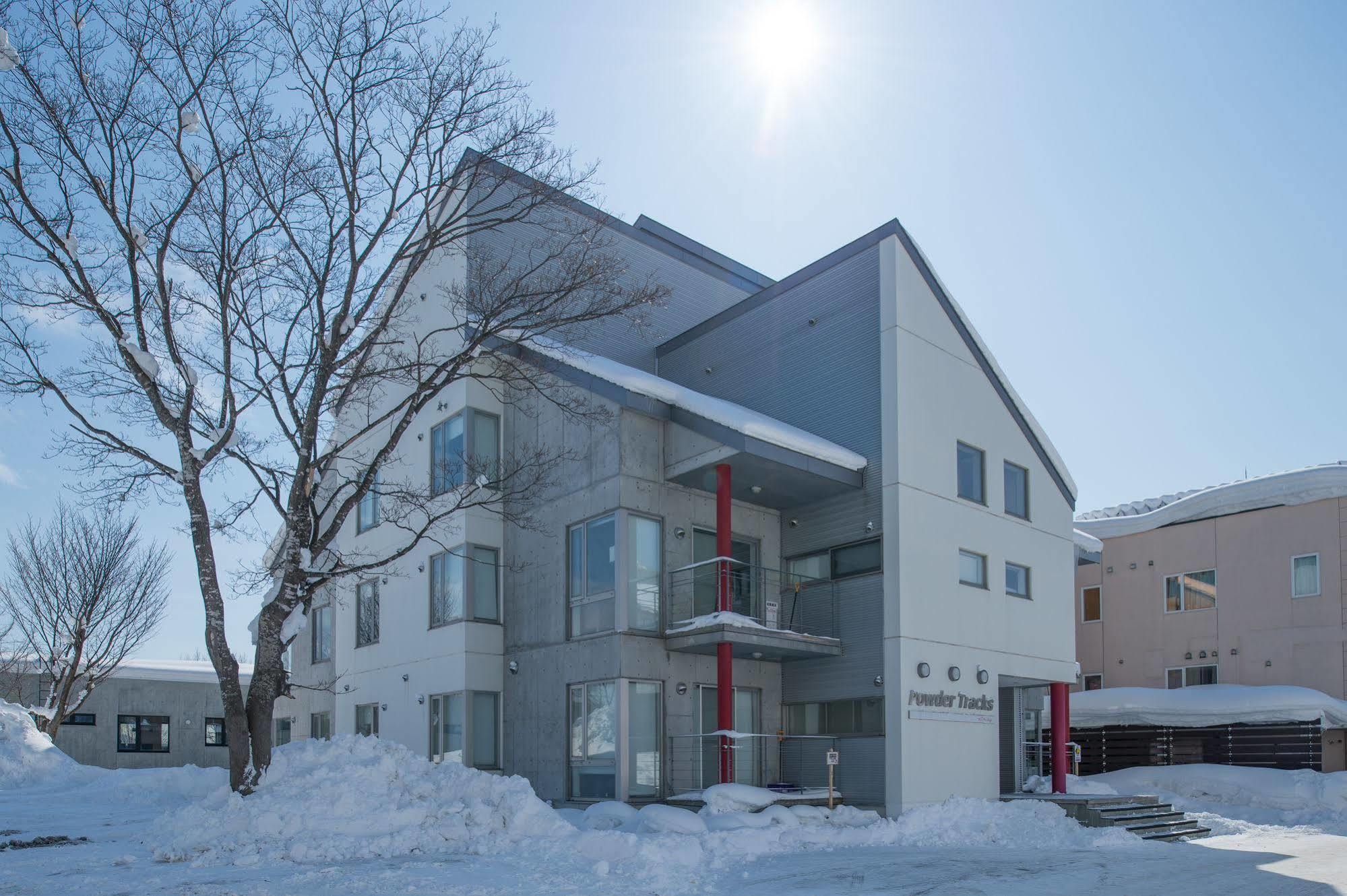 Powder Tracks Aparthotel Niseko Exterior photo