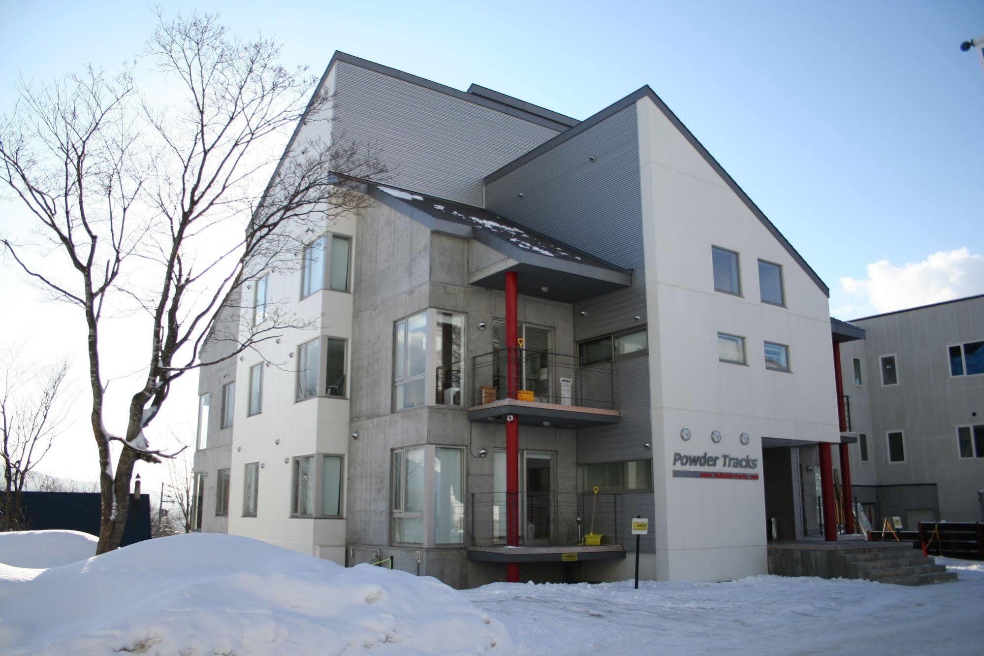 Powder Tracks Aparthotel Niseko Exterior photo